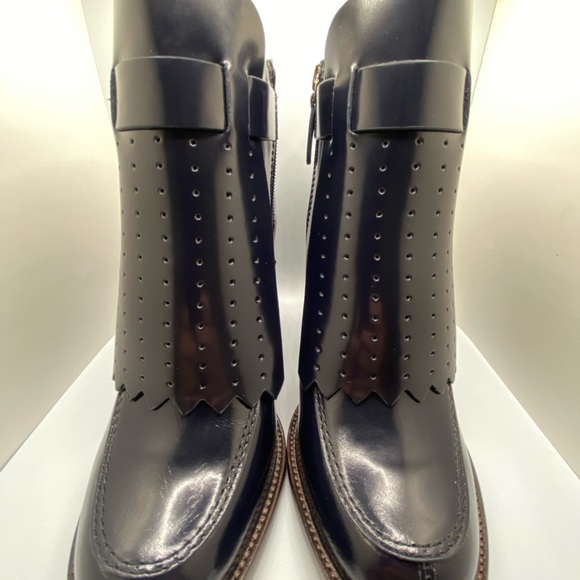 NIB and Dust Bag Tory Burch Hyde 100mm Bootie - Sz. 9M U.S. Navy Blue. AMAZING! - Picture 2 of 16